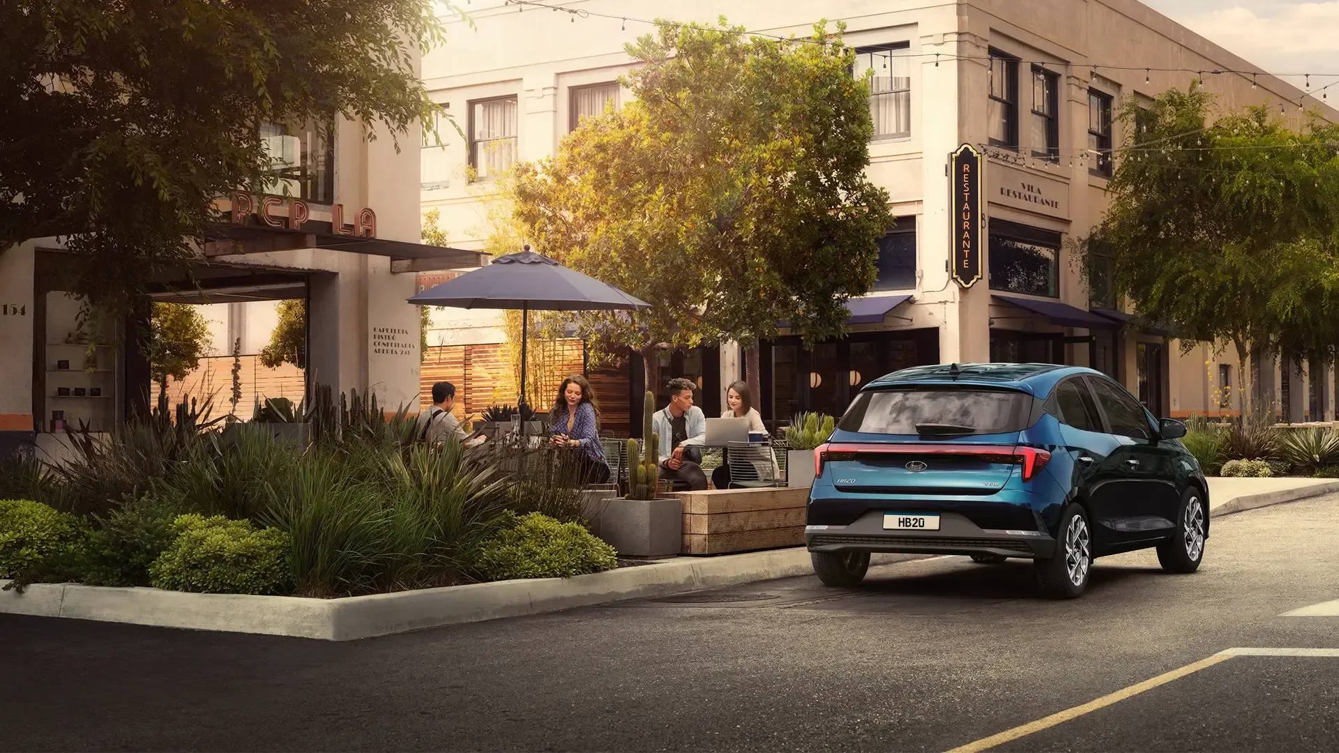 Tu primer paso al universo hyundai.